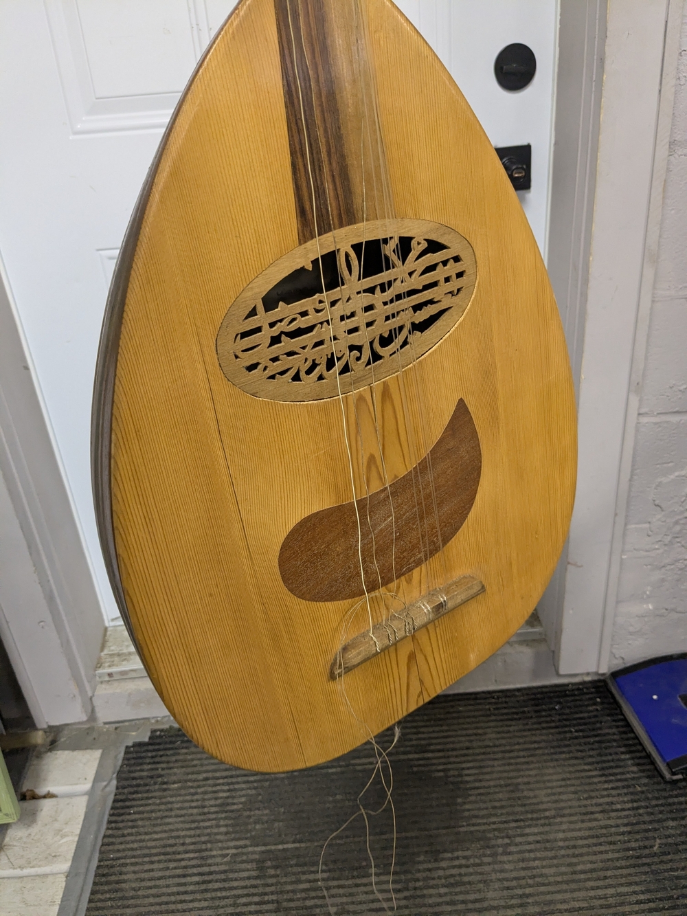 Handcrafted Iraqi Natural Wood Oud — Warm Brown Finish